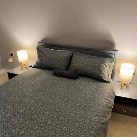 Modern Room Homestay In Apartment With Private Bathroom Croydon Exterior foto