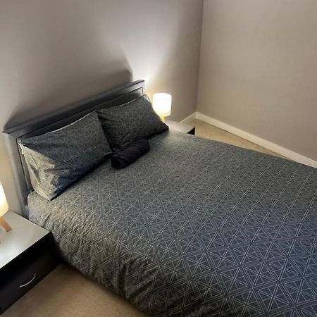Modern Room Homestay In Apartment With Private Bathroom Croydon Exterior foto